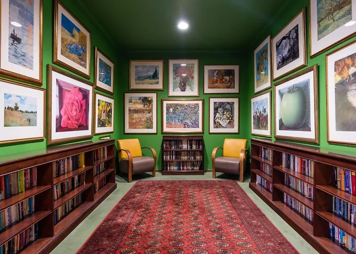 吉拉索尔套房酒店 酒店 4*