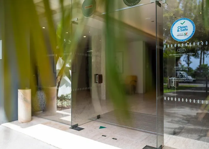 吉拉索尔套房酒店 4*