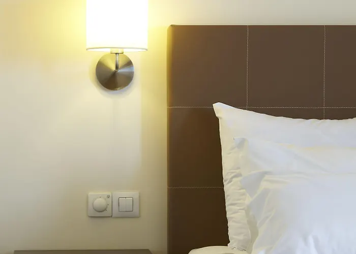 吉拉索尔套房酒店 丰沙尔