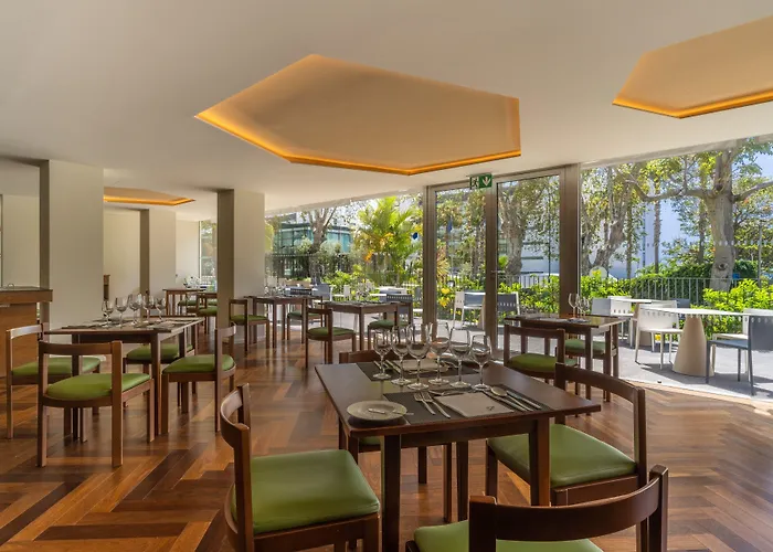 吉拉索尔套房酒店