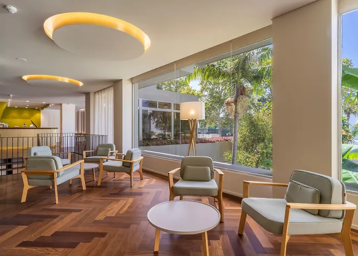 吉拉索尔套房酒店 酒店